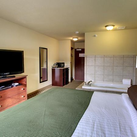 Cobblestone Inn & Suites - Hartington Exterior photo
