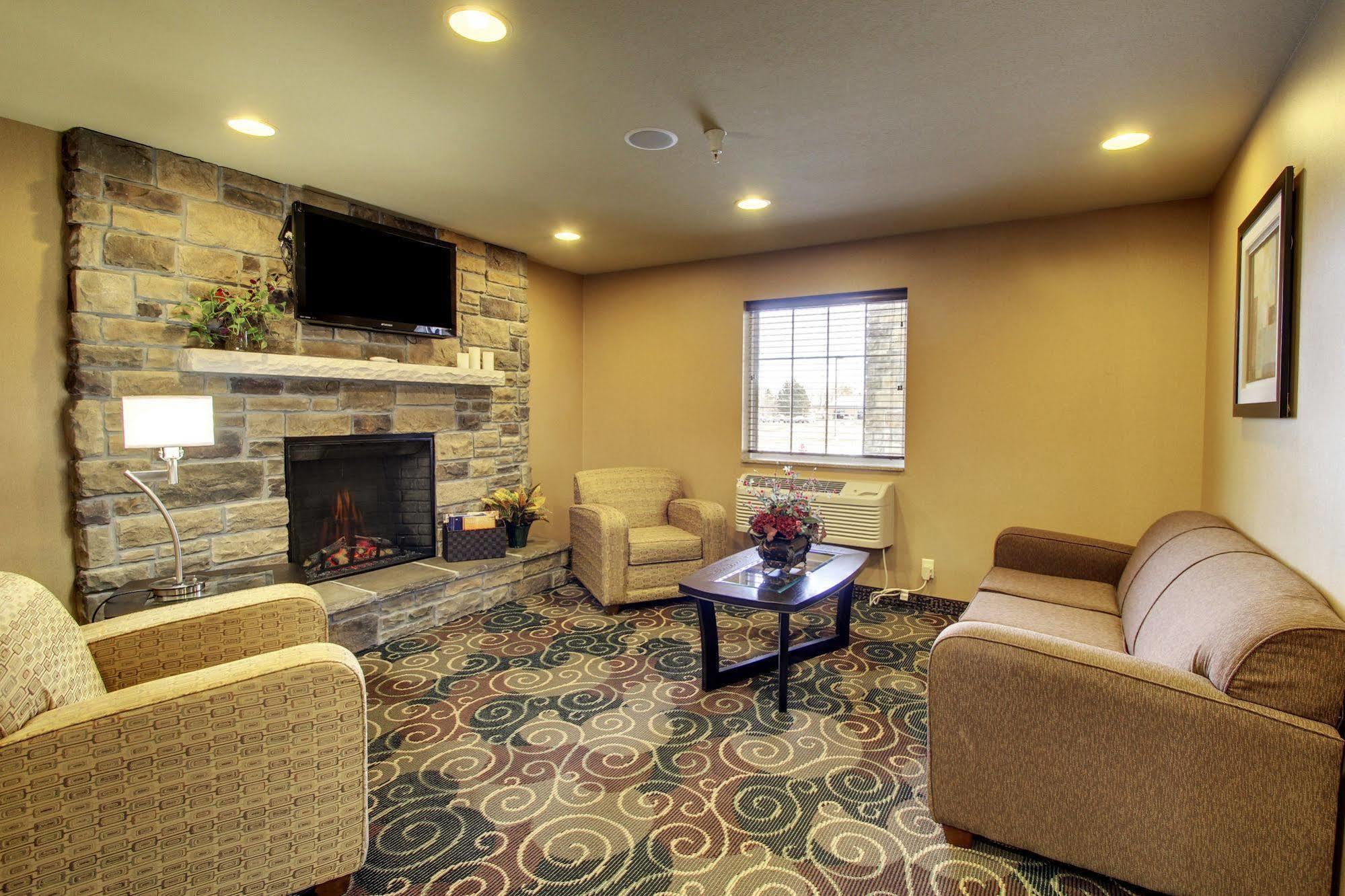 Cobblestone Inn & Suites - Hartington Exterior photo